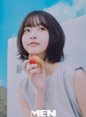 봄날의 권아름, 사랑스러운 단발 여신 [화보]