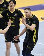 비예나, 득점 성공 후 익살스런 표정