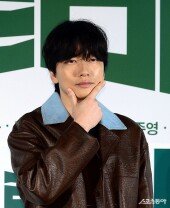 이동휘, 완벽한 V라인~