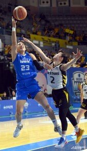 김단비 ‘슛 들어가라’