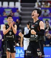 문성곤, 3점슛 성공에 짜릿한 포효