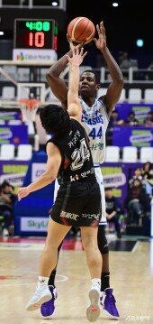 니콜슨, 높이에서 날 막을 수 없어