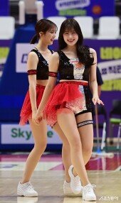 KT 치어리더, 러블리한 웃음