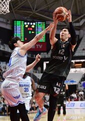 문정현, 반칙 유도하는 슛