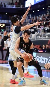 신승민의 초밀착 수비