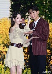 아이유-박보검, 동갑내기 친구의 볼하트