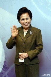 이미자 ‘한평생 전통가요를 불러온 가수’