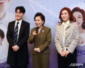 이미자 ‘후배 가수들과 특별 콜라보 무대’