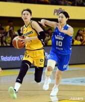 강이슬, 저돌적인 돌파~