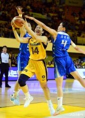 송윤하, 내 슛은 막을 수 없어~