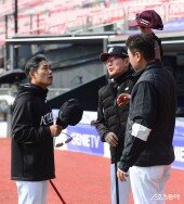 이강철 감독, ‘우리 원기 검은 머리’