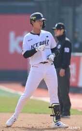 윤준혁, 주자 나가면 무조건 올리는 타점