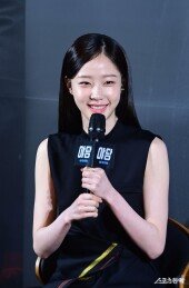 채원빈, 사랑스러운 인사