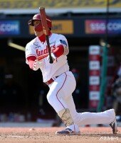 하재훈, 달아나는 2타점 적시타!