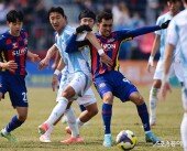 정우영-루안, 양보없는 몸싸움