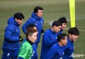 홍명보 감독 ‘대표팀 선수들과 러닝’