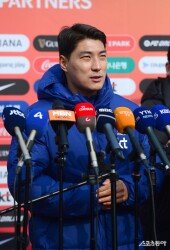 인터뷰 하는 주민규