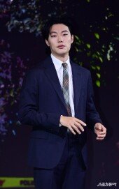 류준열, 목사 연기했어요