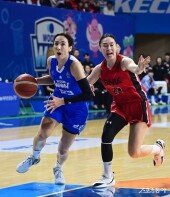 김단비-김소니아, 비켜!