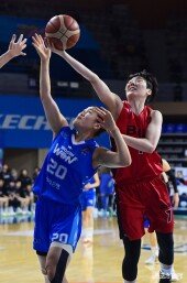 이명관-박혜진, 리바운드는 누구 손에?