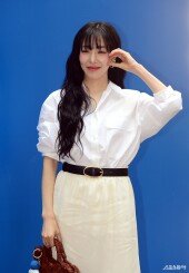 티파니 영 ‘상큼 발랄한 볼하트’