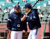 이승엽 감독-박석민 코치 ‘타격에 대한 진지한 대화’