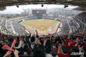 SSG, 개막 2연전 만원 관중!