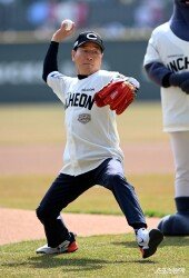 유정복 인천시장, SSG 시구~