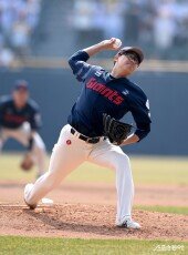 박세웅, 5이닝 8피안타 4실점