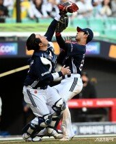 김기연-강승호 ‘위험한 충돌’