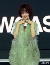 키키 지유 ‘앙증맞은 윙크~’