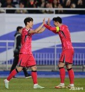 이재성-손흥민, 영혼의 하이파이브