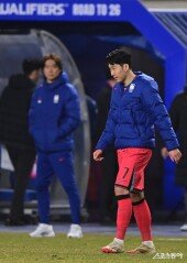 손흥민, 아쉬움이 뚝뚝