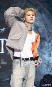 원오어에잇 료타, 섹시미 드러내며