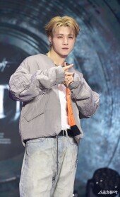 원오어에잇 료타, 진지한 시그니처 포즈