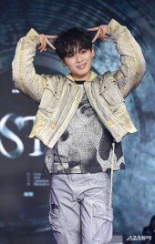 원오어에잇 유가, 고양이 포즈