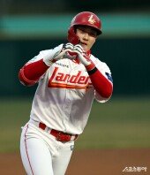 최지훈, 1회말 벼락같은 솔로포~