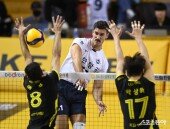 러셀 ‘뚫었다’