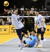 유광우 ‘받아야해’