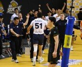 틸리카이넨 감독 ‘러셀 최고’