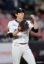 오원석, 호수비에 주먹 불끈