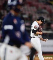 오원석, 2사 이후 만루 위기