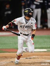 천성호, 2타점 뽑아내는 안타