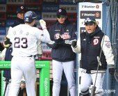 이승엽 감독, 승호야 홈런 좋았어