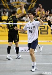 환호하는 정한용