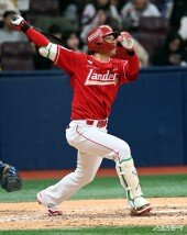 한유섬, 벼락같은 솔로포~