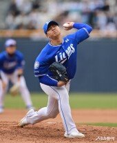 두산 타선 틀어막는 배찬승