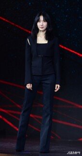 공승연, 올블랙 패션