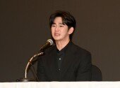 김수현, 눈물의 입장 표명