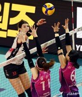 부키리치, 밀어넣기 성공~